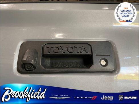 Used 2019 Toyota Tacoma TRD Off-Road w/ Technology Package AWD/4WD image 13