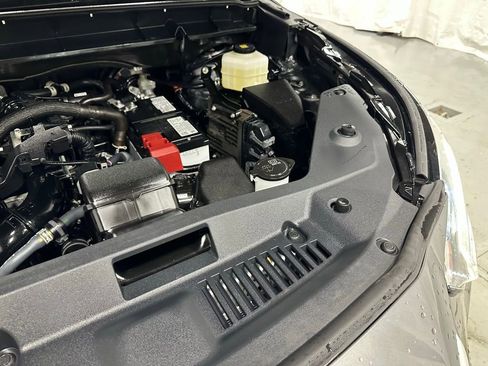 Used 2025 Toyota Highlander XLE image 74