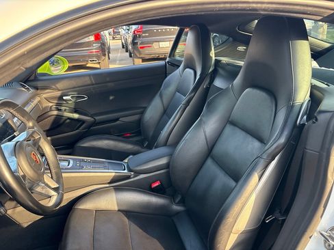 Used 2018 Porsche 718 Cayman RWD image 15