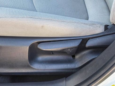 Used 2021 Toyota Corolla LE w/ LE Convenience Package FWD image 21