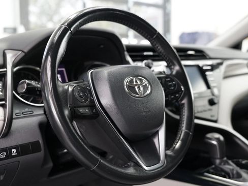 Used 2020 Toyota Camry SE FWD image 20