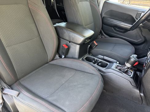 Used 2020 Jeep Wrangler Unlimited Rubicon AWD/4WD image 8