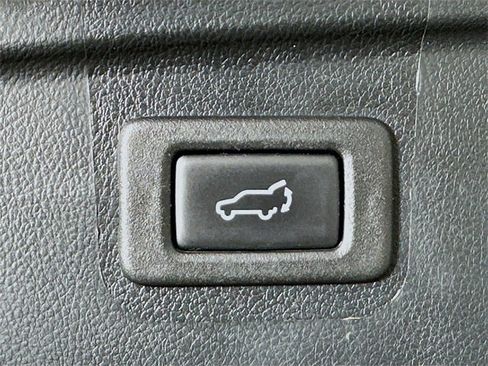 Used 2017 Subaru Outback 2.5i Limited image 10