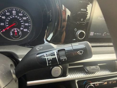 Used 2022 Kia K5 LXS FWD image 15