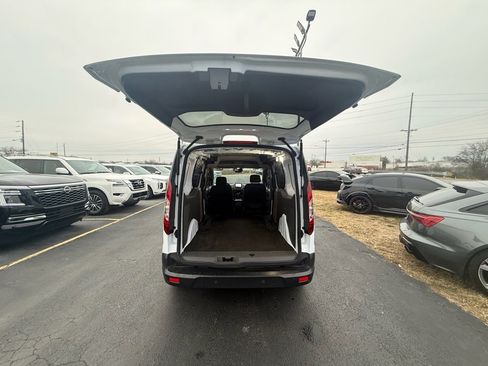 Used 2022 Ford Transit Connect XLT image 16