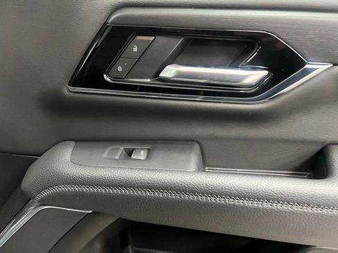 Used 2025 GMC Yukon XL Denali image 60