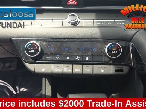 Used 2025 Hyundai Elantra SEL FWD image 21