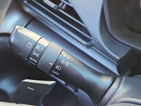 Used 2024 Subaru Impreza 2.0i Sport image 28