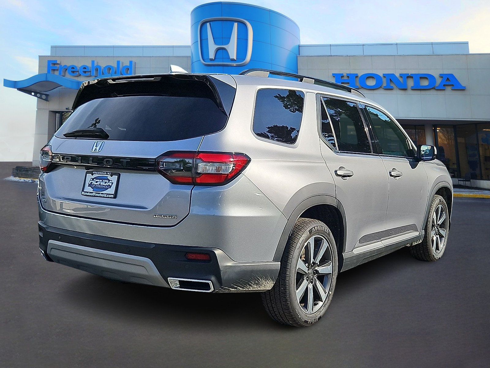 Certified 2024 Honda Pilot Touring image 6