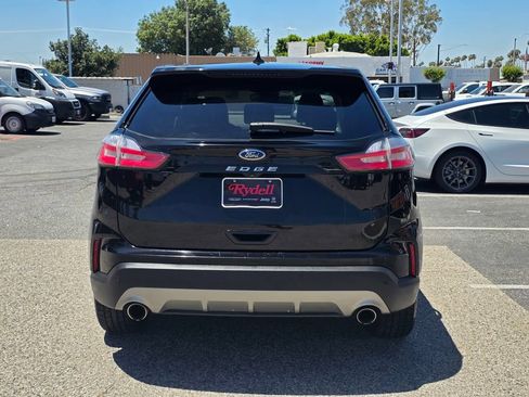 Used 2022 Ford Edge Titanium AWD/4WD image 7
