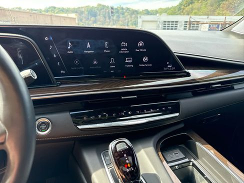 Used 2023 Cadillac Escalade Sport Platinum w/ LPO, ONYX Package image 15