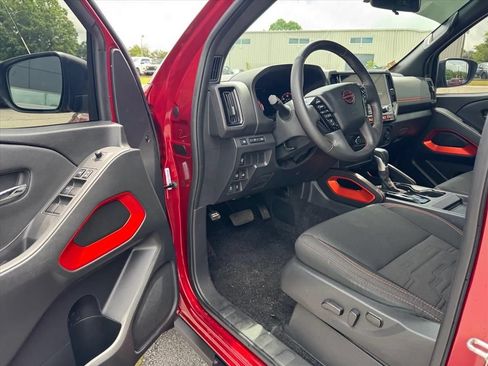Certified 2025 Nissan Frontier PRO-4X AWD/4WD image 13