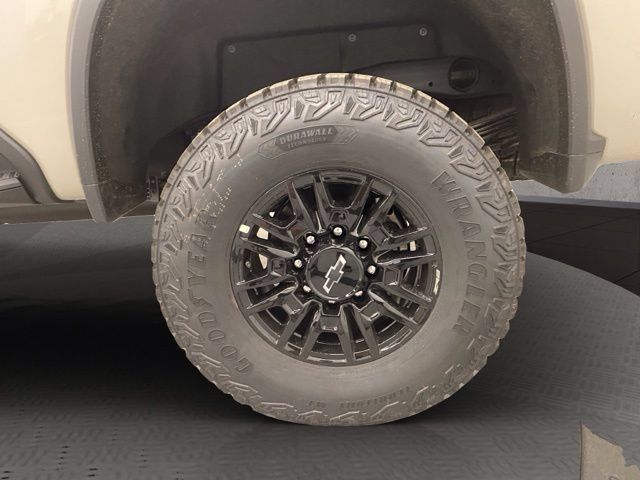 New 2026 Chevrolet Silverado 2500 ZR2 AWD/4WD image 16