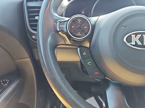 Used 2019 Kia Soul FWD image 18