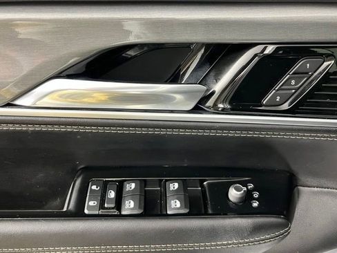 Used 2022 Jeep Wagoneer Series I AWD/4WD image 23