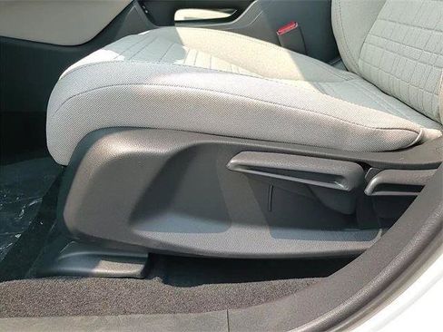 New 2025 Honda HR-V LX image 12