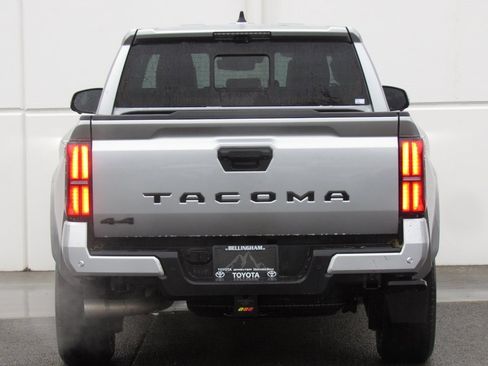Used 2024 Toyota Tacoma TRD Sport image 7