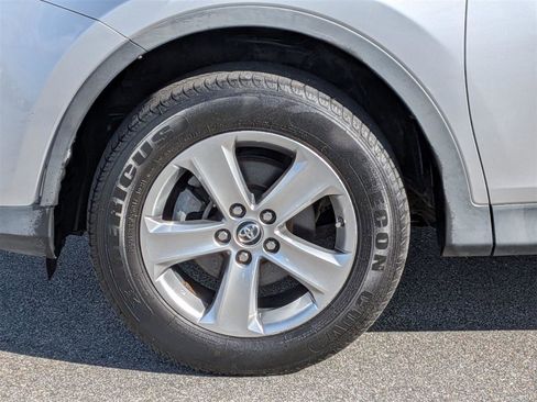 Used 2015 Toyota RAV4 XLE image 10