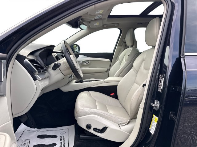 Used 2017 Volvo XC90 T6 Momentum w/ Vision Package AWD/4WD image 10