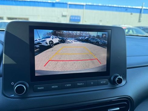 Used 2023 Hyundai Kona SEL w/ Winter Weather Package image 7