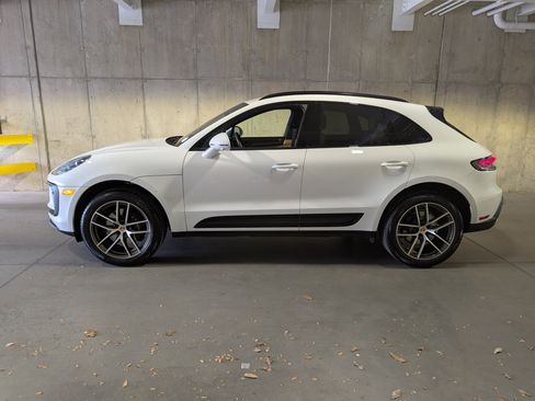 Used 2025 Porsche Macan image 2