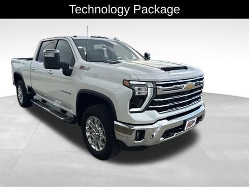 Used 2024 Chevrolet Silverado 2500 LTZ w/ LTZ Premium Package AWD/4WD image 4