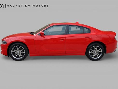 Used 2016 Dodge Charger SXT w/ Navigation & Travel Group image 2