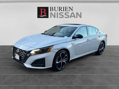 Used 2023 Nissan Altima 2.5 SR w/ SR Premium Package