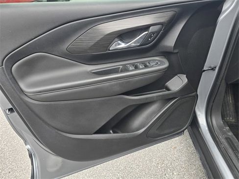 Used 2023 GMC Terrain SLE image 21