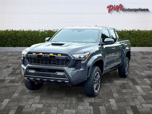 Used 2024 Toyota Tacoma TRD Sport image 5