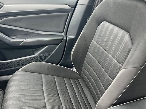 Used 2024 Volkswagen Jetta Sport image 22