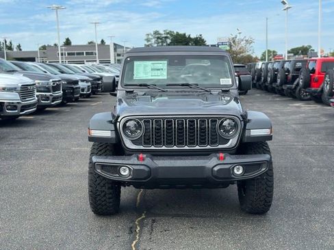 New 2025 Jeep Gladiator Rubicon w/ Convenience Group image 3