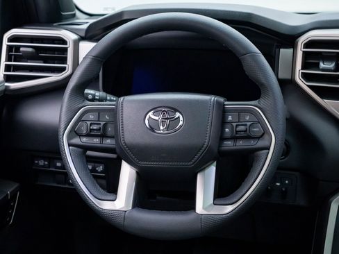 Used 2025 Toyota Tundra Limited AWD/4WD image 12