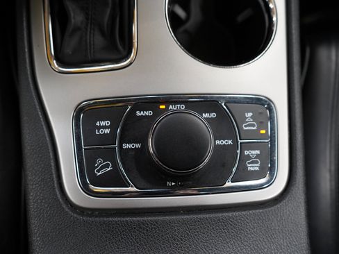 Used 2019 Jeep Grand Cherokee High Altitude AWD/4WD image 24