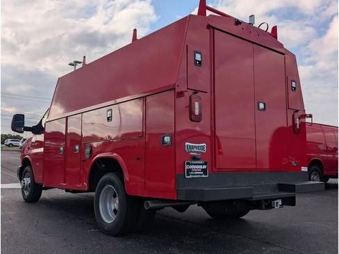 New 2025 Chevrolet Express 3500 w/ Power Convenience Package image 4