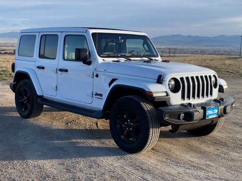 Used 2021 Jeep Wrangler Unlimited Sahara AWD/4WD image 2