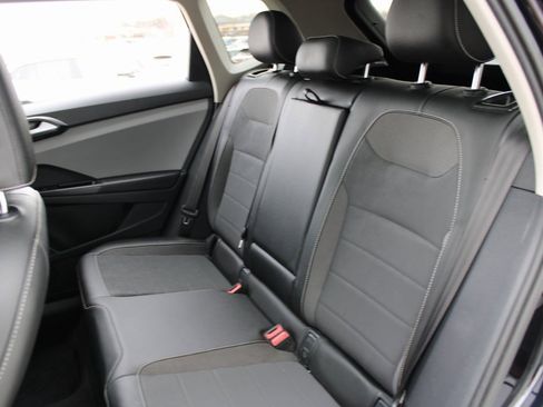 Certified 2023 Volkswagen Taos SE image 22