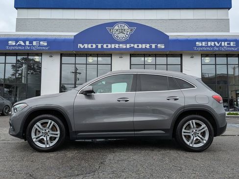 Used 2021 Mercedes-Benz GLA 250 4MATIC image 1