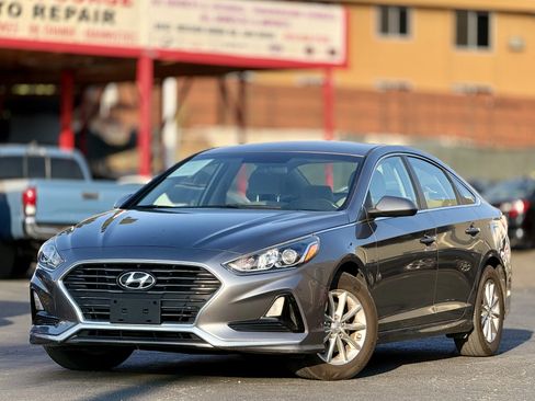 Used 2018 Hyundai Sonata SE FWD image 1