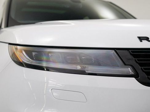 Used 2025 Land Rover Range Rover Sport Dynamic SE image 13
