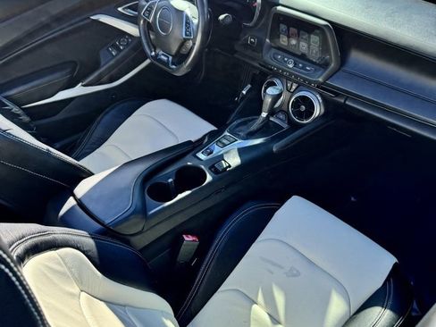 Used 2018 Chevrolet Camaro SS image 17