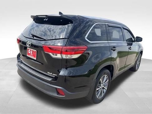 Used 2019 Toyota Highlander XLE AWD/4WD image 8