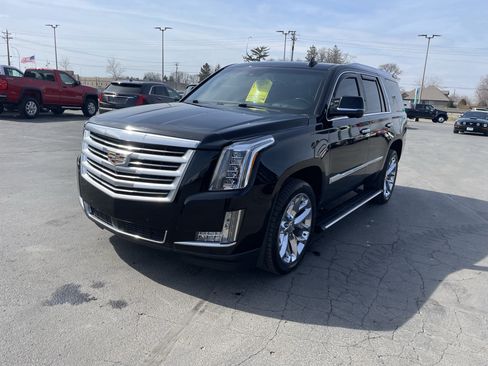 Used 2016 Cadillac Escalade Platinum AWD/4WD image 4