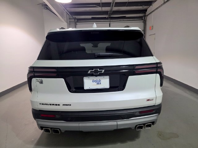 Used 2025 Chevrolet Traverse Z71 w/ Enhanced Driving Package AWD/4WD image 6