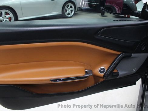 Used 2017 Ferrari GTC4Lusso AWD image 14