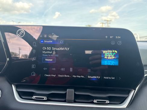 Used 2025 Chevrolet Equinox LT FWD image 21