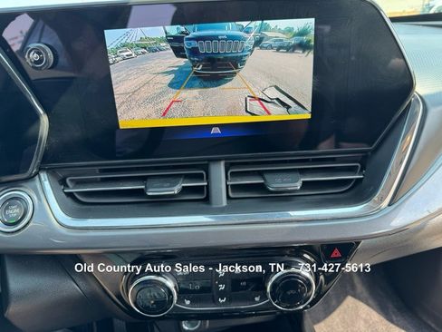 Used 2024 Chevrolet Trax ACTIV w/ Sunroof Package image 40