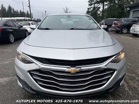 Used 2019 Chevrolet Malibu LT image 2