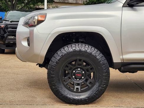 Used 2023 Toyota 4Runner TRD Off-Road Premium w/ Moonroof Package AWD/4WD image 5