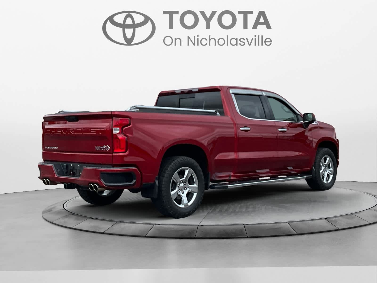Used 2021 Chevrolet Silverado 1500 High Country w/ Technology Package AWD/4WD image 5
